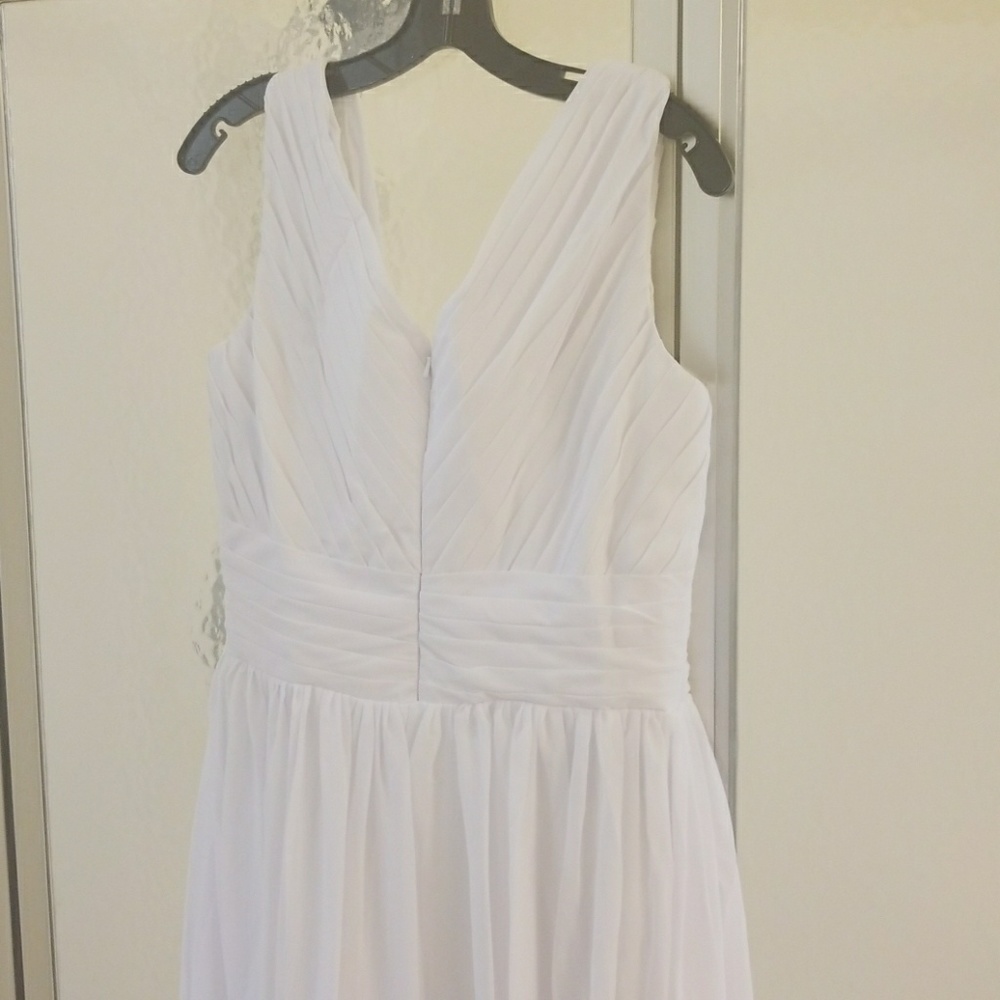Formal gown - Picture 3 of 5